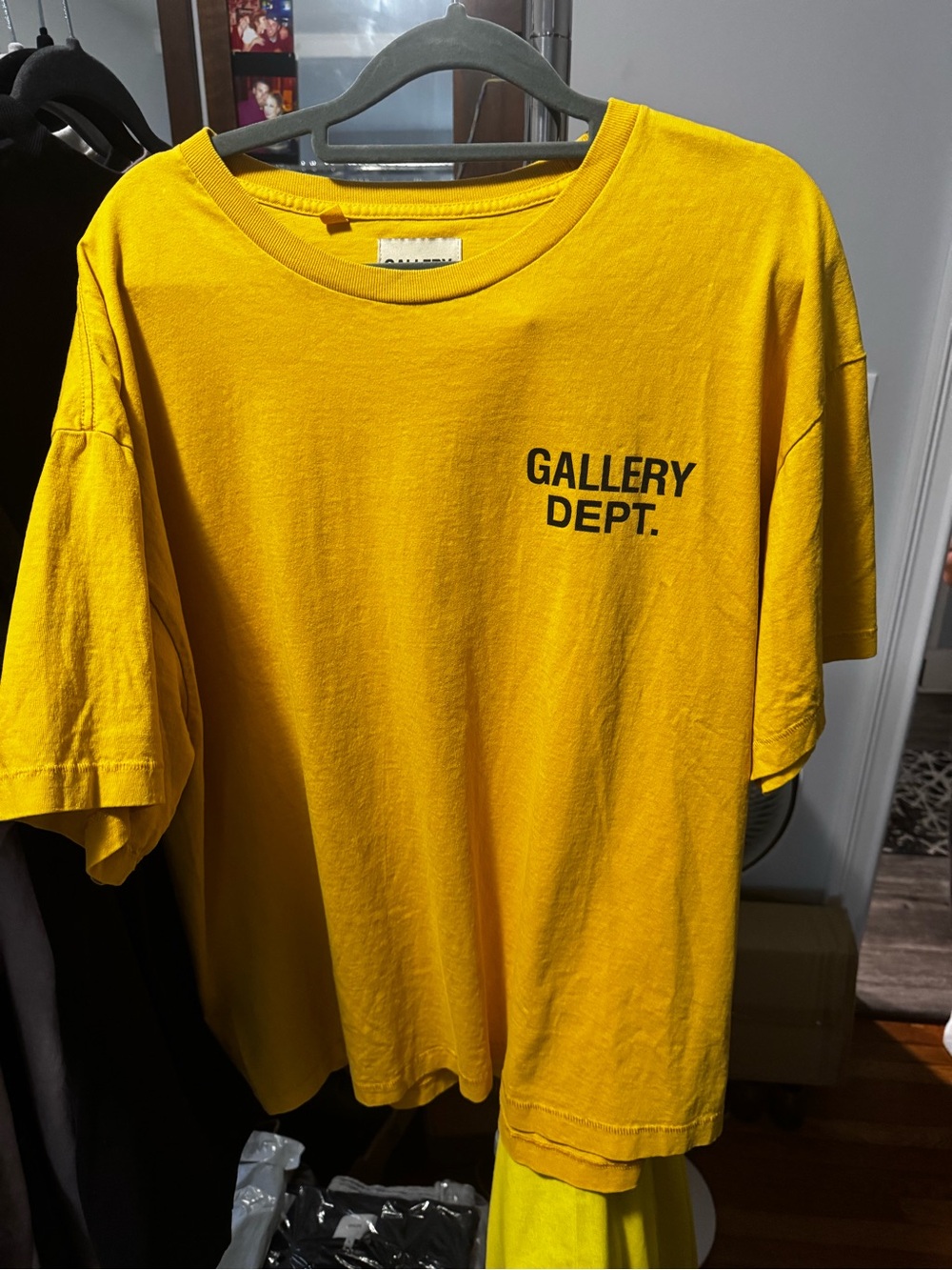 Authentic Pre-owned Gallery Dept.Tshirt Size L
